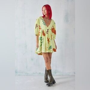 Vibrant Yellow Floral Dress Ecote Shapeless V-Neck Mini Dress Medium flowy boho